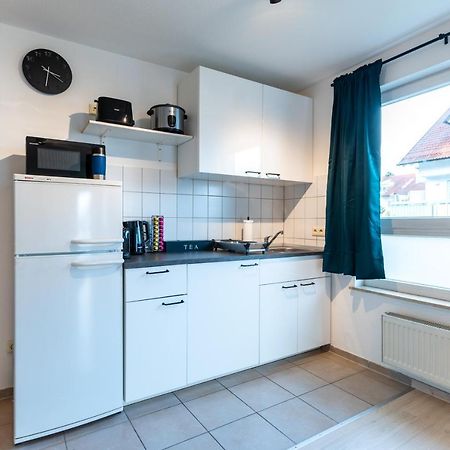 Mercedes I Stuttgart I Kitchen I Home Office I Parkplatz Böblingen Zewnętrze zdjęcie